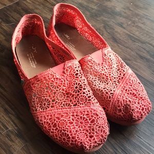 Crochet toms!